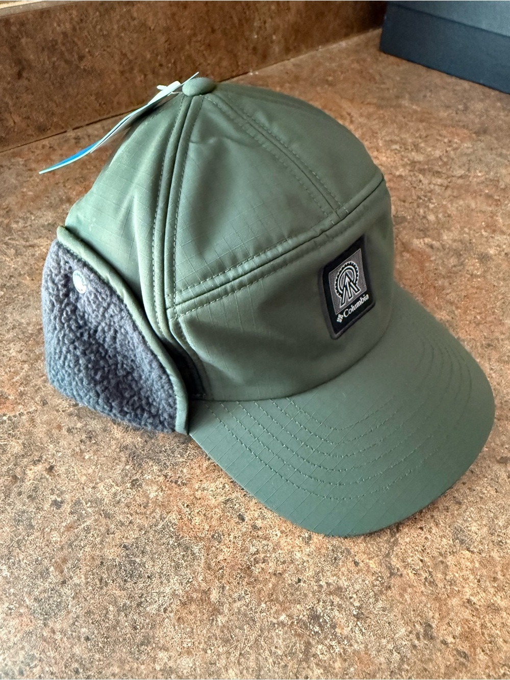 NWT Columbia Landroamer™ Ear Flap Cap Green